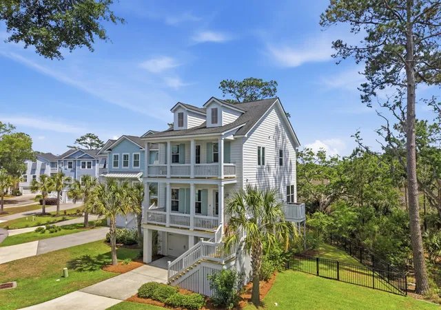 Photo 1 of Single family home for sale at 820 Forrest Dr, Daniel Island, SC 29492 | MLS# 26013559 | Listing updated on 2026-09-03