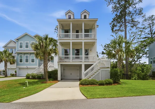 Photo 3 of Single family home for sale at 820 Forrest Dr, Daniel Island, SC 29492 | MLS# 26013559 | Listing updated on 2026-09-03