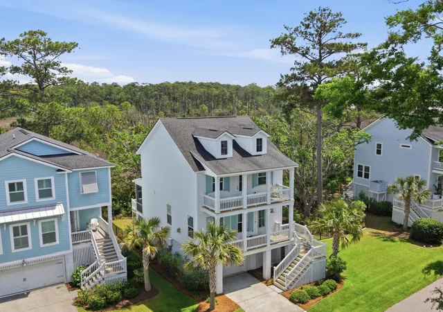 Photo 3 of Single family home for sale at 820 Forrest Dr, Daniel Island, SC 29492 | MLS# 26013559 | Listing updated on 2026-09-03