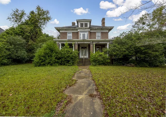 3rd image of 321 W W Hampton Ave, Sumter, SC 29150 | MLS# 24030013