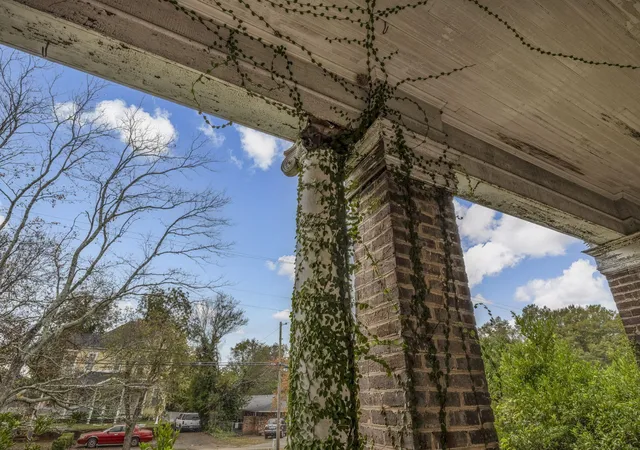 4th image of 321 W W Hampton Ave, Sumter, SC 29150 | MLS# 24030013