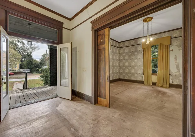 5th image of 321 W W Hampton Ave, Sumter, SC 29150 | MLS# 24030013