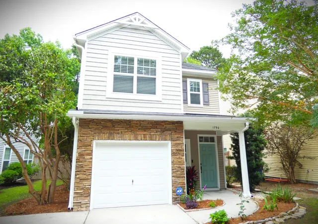 Photo 2 of Single family home for sale at 1790 Towne St, Johns Island, SC 29455 | MLS# 26016060 | Listing updated on 2026-08-04
