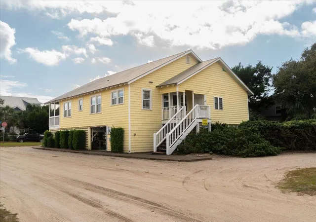 Photo 3 of Single family home for sale at 2302 Palmetto Blvd, Edisto Island, SC 29438 | MLS# 24028634 | Listing updated on 2026-09-14