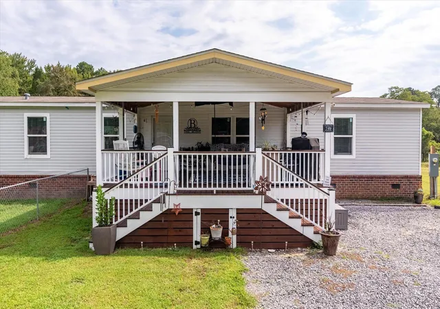 Photo 3 of Manufactured home for sale at 749 Coral Acres Dr, Moncks Corner, SC 29461 | MLS# 26024481 | Listing updated on 2026-08-28