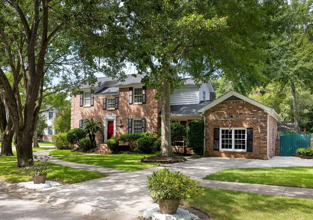 Photo 2 of Single family home for sale at 1067 Loyalist Ln, Mount Pleasant, SC 29464 | MLS# 26018113 | Listing updated on 2026-08-04