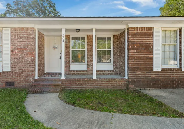 3rd image of 204 Palmetto St, Moncks Corner, SC 29461 | MLS# 26015137