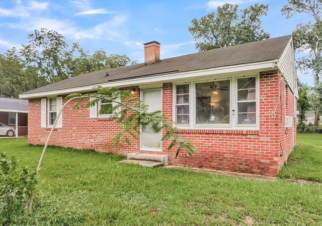 3rd image of 225 Laurel Ave, Goose Creek, SC 29445 | MLS# 26020181
