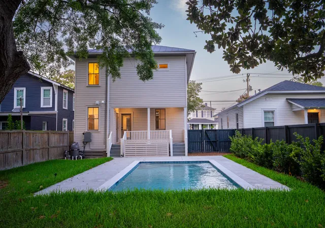 Photo 3 of Single family home for sale at 1135 King St, Charleston, SC 29403 | MLS# 26019823 | Listing updated on 2026-09-01
