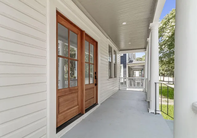 Photo 4 of Single family home for sale at 1135 King St, Charleston, SC 29403 | MLS# 26019823 | Listing updated on 2026-09-01