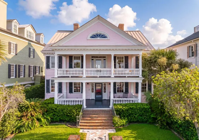 Photo 4 of Single family home for sale at 104 Murray Blvd, Charleston, SC 29401 | MLS# 26023528 | Listing updated on 2026-09-14