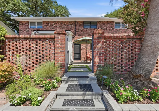 3rd image of 711 Center St, Mount Pleasant, SC 29464 | MLS# 26019123