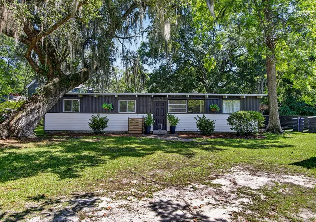 Homes for sale in Johns Island, SC | 1986 Raina St, Johns Island, SC 29455 | MLS# 26016767