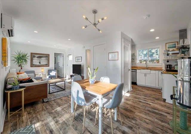 Photo 4 of Single family home for sale at 4 Boyer Ct, Charleston, SC 29403 | MLS# 26023875 | Listing updated on 2026-10-02