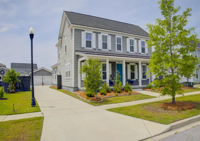 Homes for sale in Summerville, SC | 123 Hewitt St, Summerville, SC 29486 | MLS# 26014530