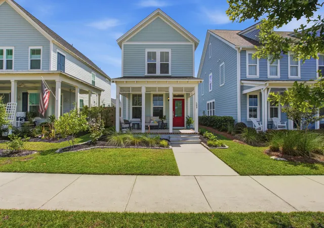 Photo 2 of Single family home for sale at 589 Blueway Ave, Summerville, SC 29486 | MLS# 26018997 | Listing updated on 2026-09-03