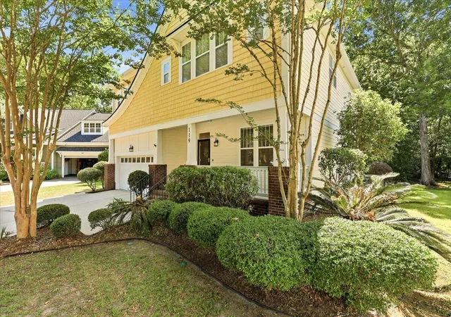 Photo 2 of Single family home for sale at 119 Blackwater Dr, Summerville, SC 29485 | MLS# 26015276 | Listing updated on 2026-09-16