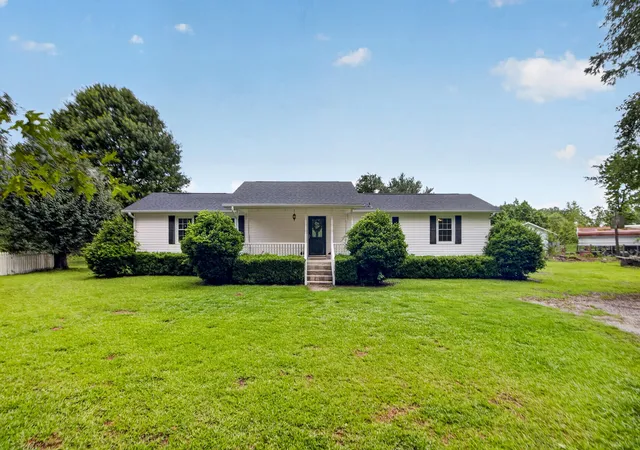 Homes for sale in Ridgeville, SC | 1824 Hwy 61, Ridgeville, SC 29472 | MLS# 26016353
