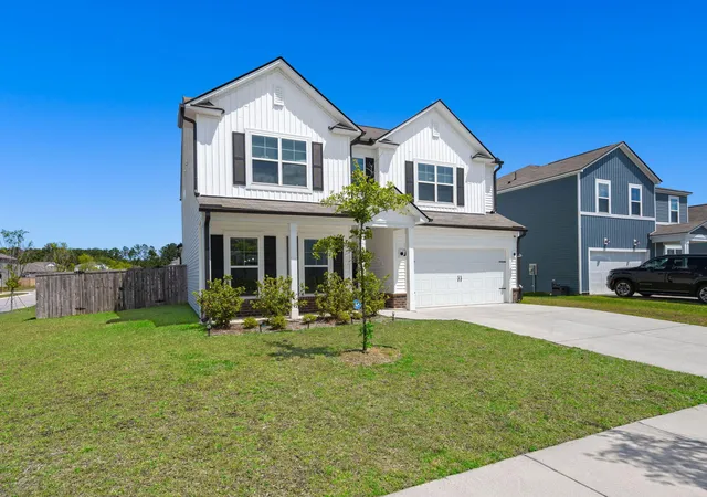 Photo 3 of Single family home for sale at 422 Ambrose Dr, Summerville, SC 29486 | MLS# 26013438 | Listing updated on 2026-10-02