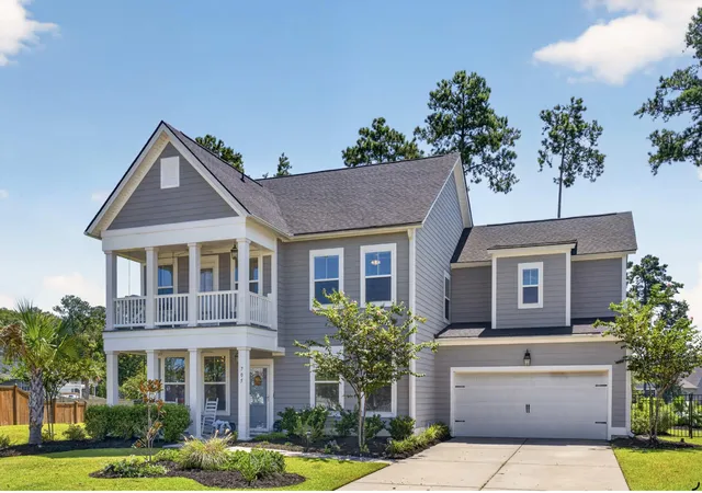 Photo 3 of Single family home for sale at 705 Newbury St, Summerville, SC 29486 | MLS# 26023818 | Listing updated on 2026-09-10