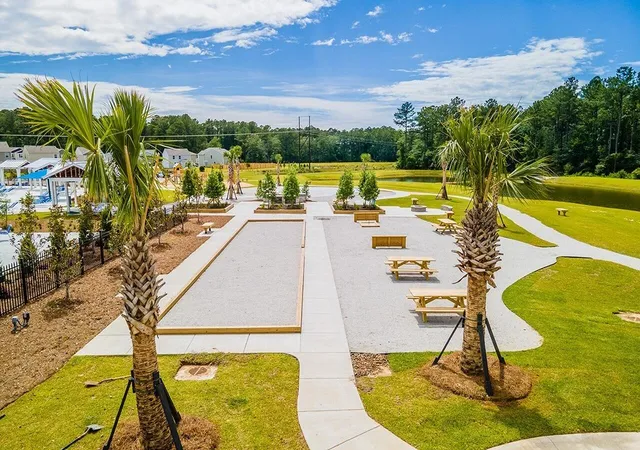 Photo 3 of Single family home for sale at 350 Willow Run Dr, Summerville, SC 29486 | MLS# 26022284 | Listing updated on 2026-10-08