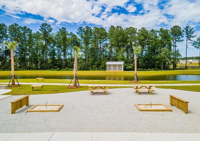 Photo 4 of Single family home for sale at 350 Willow Run Dr, Summerville, SC 29486 | MLS# 26022284 | Listing updated on 2026-10-08