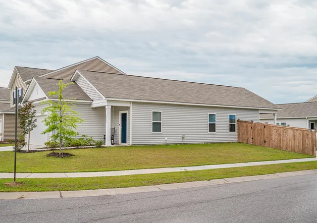 Photo 2 of Single family home for sale at 4402 Cotton Flt Rd, Summerville, SC 29485 | MLS# 26015464 | Listing updated on 2026-08-12