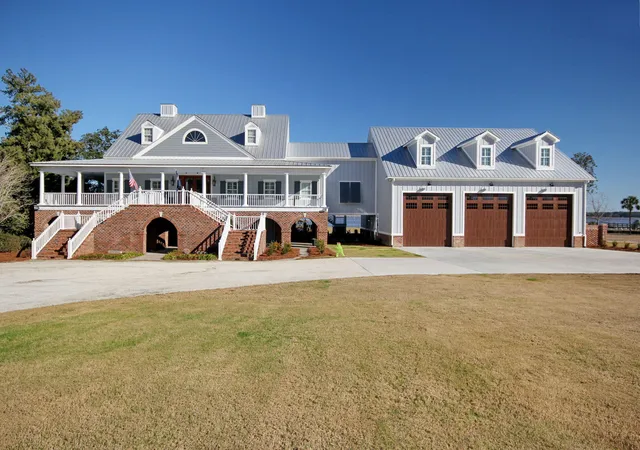 Homes for sale in Georgetown, SC | 2425 S Bay St, Georgetown, SC 29440 | MLS# 26019399
