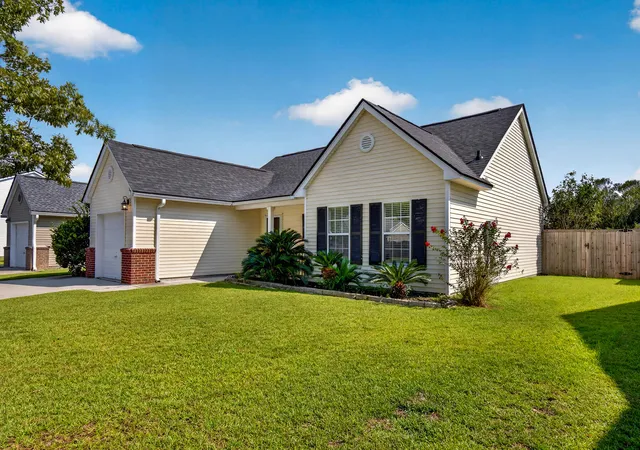 3rd image of 217 Barnwell St, Summerville, SC 29483 | MLS# 26024251
