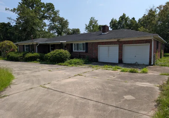 3rd image of 1235 Hamlin Rd, Mount Pleasant, SC 29466 | MLS# 26022343