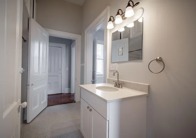 2nd image of 112 Rutledge Ave, Charleston, SC 29401
