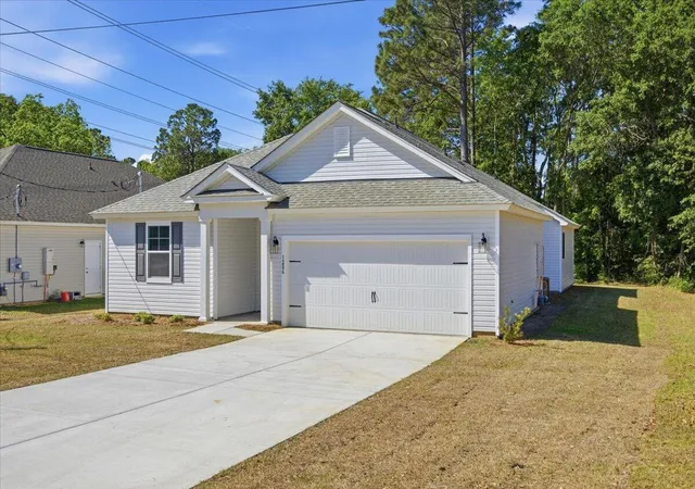 Homes for sale in Orangeburg, SC | 1286 Beauregard St, Orangeburg, SC 29115 | MLS# 26011847