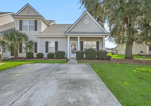 Photo 3 of Townhouse for sale at 132 Lake Jogassee Dr, Summerville, SC 29485 | MLS# 26024212 | Listing updated on 2026-10-27