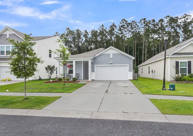 Photo 2 of Single family home for sale at 4473 Ocean Farm Dr, Summerville, SC 29485 | MLS# 26015814 | Listing updated on 2026-09-14