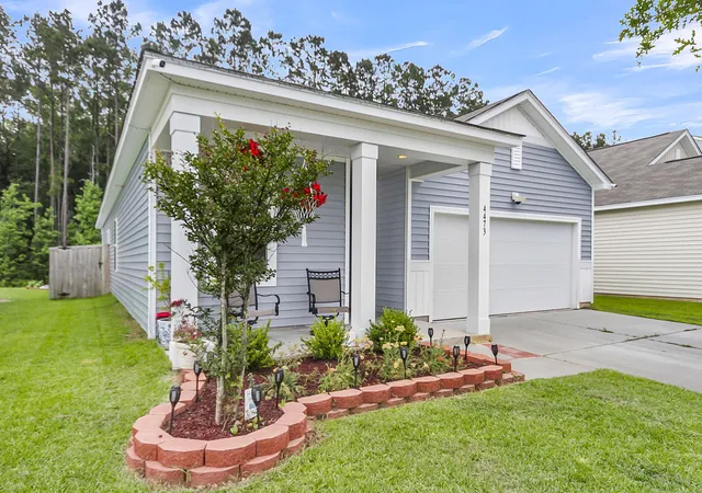 Photo 3 of Single family home for sale at 4473 Ocean Farm Dr, Summerville, SC 29485 | MLS# 26015814 | Listing updated on 2026-09-14