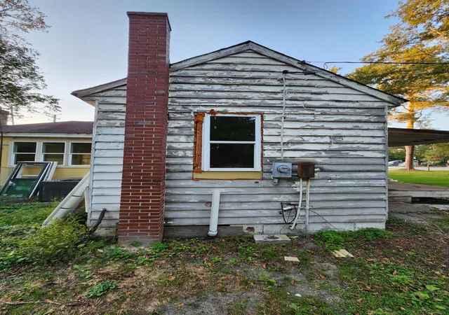 Photo 3 of Single family home for sale at 905 Peak St, Holly Hill, SC 29059 | MLS# 25029434 | Listing updated on 2026-02-13