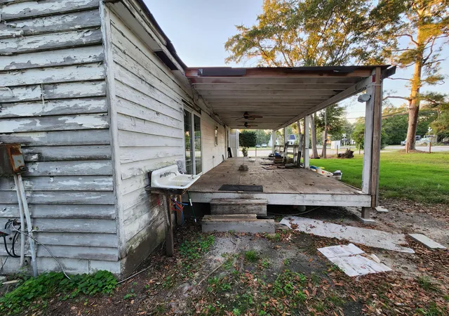 Photo 3 of Single family home for sale at 905 Peak St, Holly Hill, SC 29059 | MLS# 25029434 | Listing updated on 2026-02-13