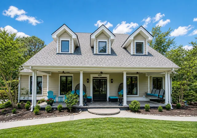 Photo 1 of Single family home for sale at 121 Berkshire Dr, Charleston, SC 29492 | MLS# 26012732 | Listing updated on 2026-09-08