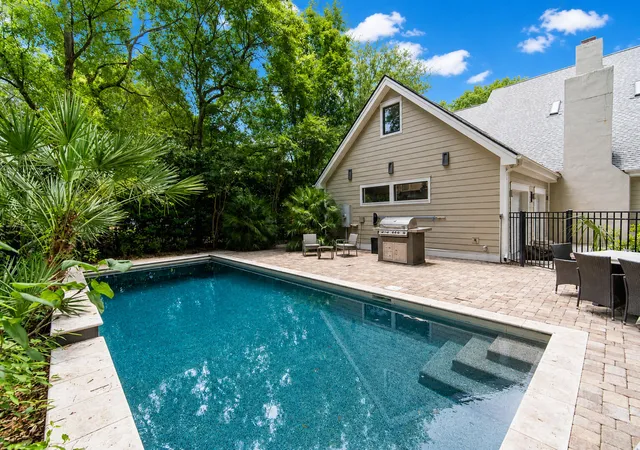 Photo 3 of Single family home for sale at 121 Berkshire Dr, Charleston, SC 29492 | MLS# 26012732 | Listing updated on 2026-09-08