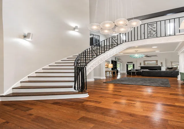 Photo 4 of Single family home for sale at 121 Berkshire Dr, Charleston, SC 29492 | MLS# 26012732 | Listing updated on 2026-09-08