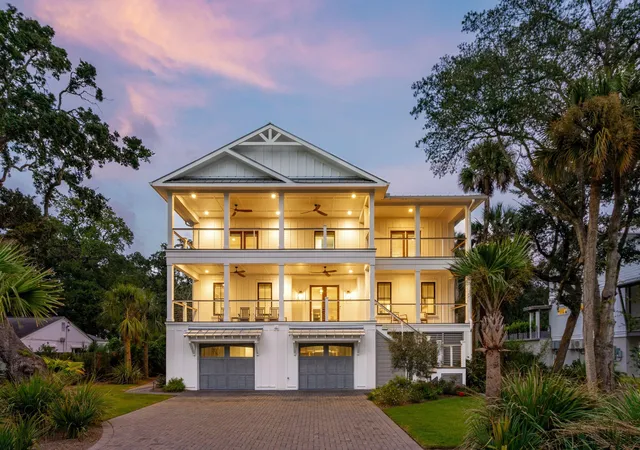 Photo 3 of Single family home for sale at 28 22Nd Ave, Isle Of Palms, SC 29451 | MLS# 26024400 | Listing updated on 2026-09-14