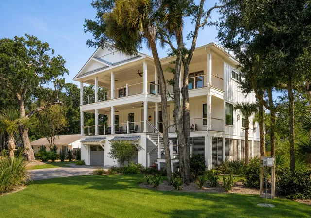 Photo 4 of Single family home for sale at 28 22Nd Ave, Isle Of Palms, SC 29451 | MLS# 26024400 | Listing updated on 2026-09-14