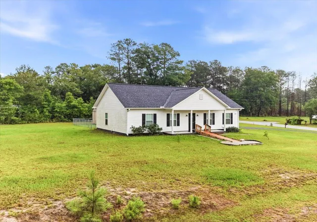 Photo 3 of Single family home for sale at 164 Miracle Dr, Eutawville, SC 29048 | MLS# 26015716 | Listing updated on 2026-07-09