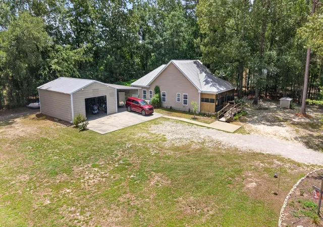 Homes for sale in Manning, SC | 1772 Kenwood Rd, Manning, SC 29102 | MLS# 26017907
