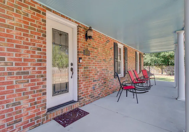 Photo 4 of Single family home for sale at 108 Tea Farm Rd, Summerville, SC 29483 | MLS# 26020368 | Listing updated on 2026-09-12