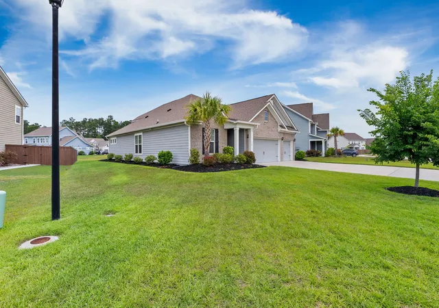 Photo 3 of Single family home for sale at 532 Fern Tree Dr, Summerville, SC 29486 | MLS# 26013437 | Listing updated on 2026-09-09