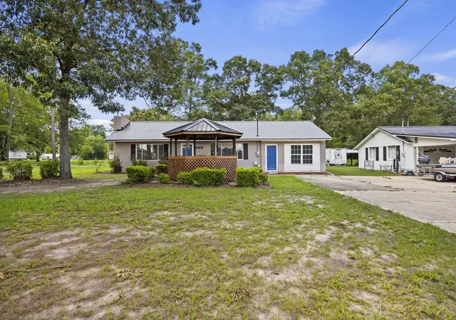 Photo 1 of Single family home for sale at 1416 Litzler Dr, Manning, SC 29102 | MLS# 26019935 | Listing updated on 2026-08-18