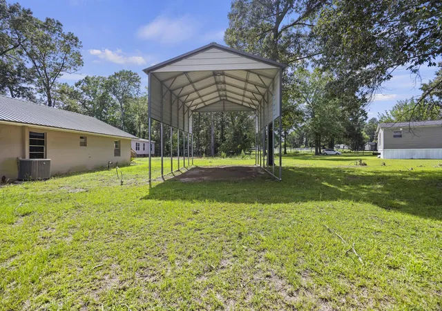 Photo 3 of Single family home for sale at 1416 Litzler Dr, Manning, SC 29102 | MLS# 26019935 | Listing updated on 2026-09-09