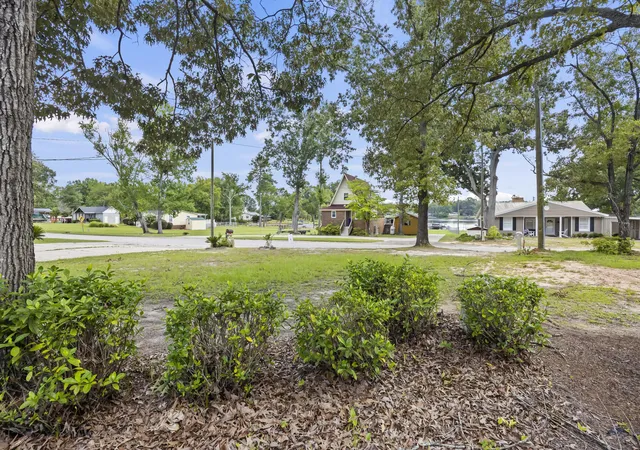Photo 3 of Single family home for sale at 1416 Litzler Dr, Manning, SC 29102 | MLS# 26019935 | Listing updated on 2026-09-09