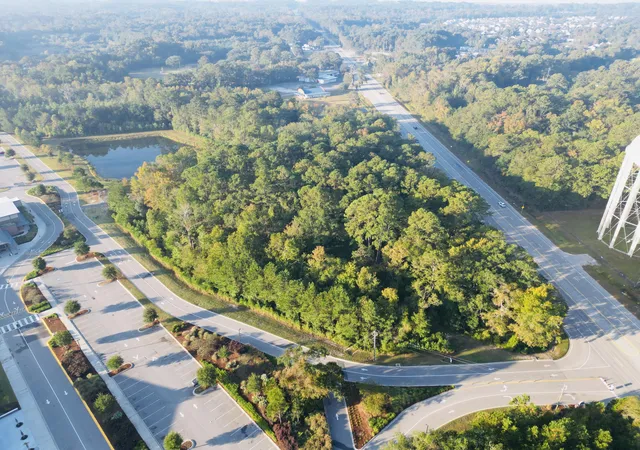 Photo 4 of Land for sale at 565 Robert Smalls Pkwy, Beaufort, SC 29906 | MLS# 24029797 | Listing updated on 2025-11-27